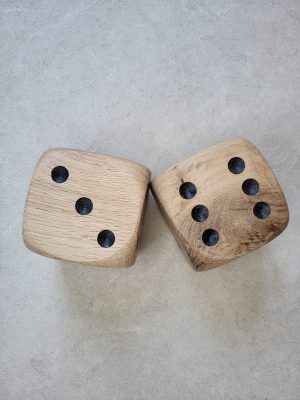 Dé en Chêne original fait main en bois jeu de société géant dé géant