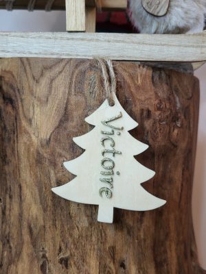 boule-personnalisée-sapin-cadeau-enfant-bébé