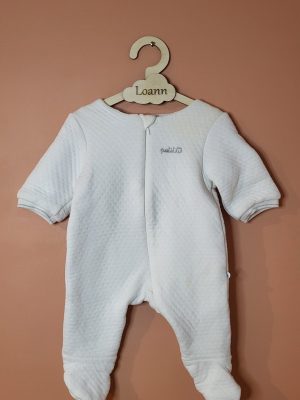 Cintre-bois-personnalisé-bébé