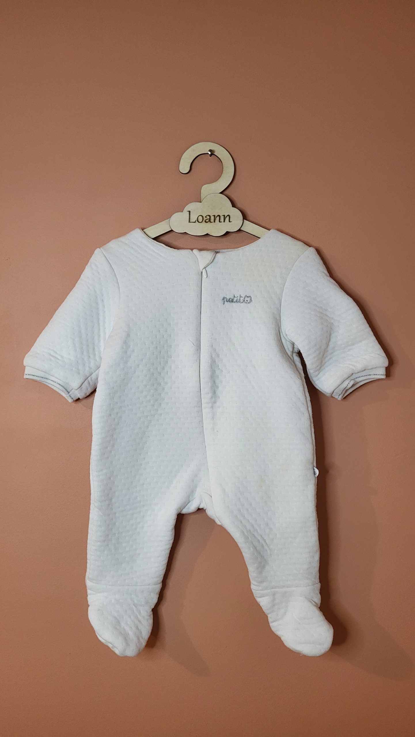 Cintre-bois-personnalisé-bébé