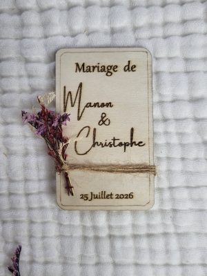 Cadeaux invités mariage personnalisés en bois
