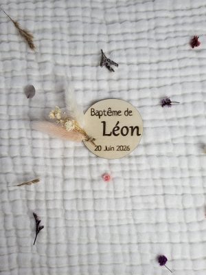 Médaillon en bois pour baptême